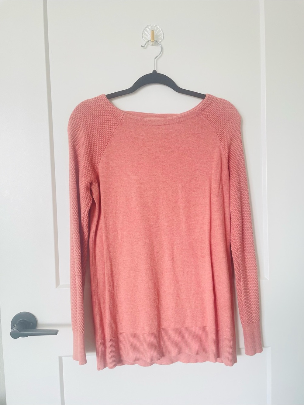 LOFT Coral Scoop Neck Knit Pullover